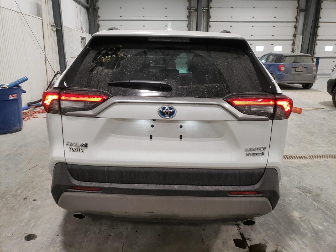 2024 Toyota RAV 4 - Image 6