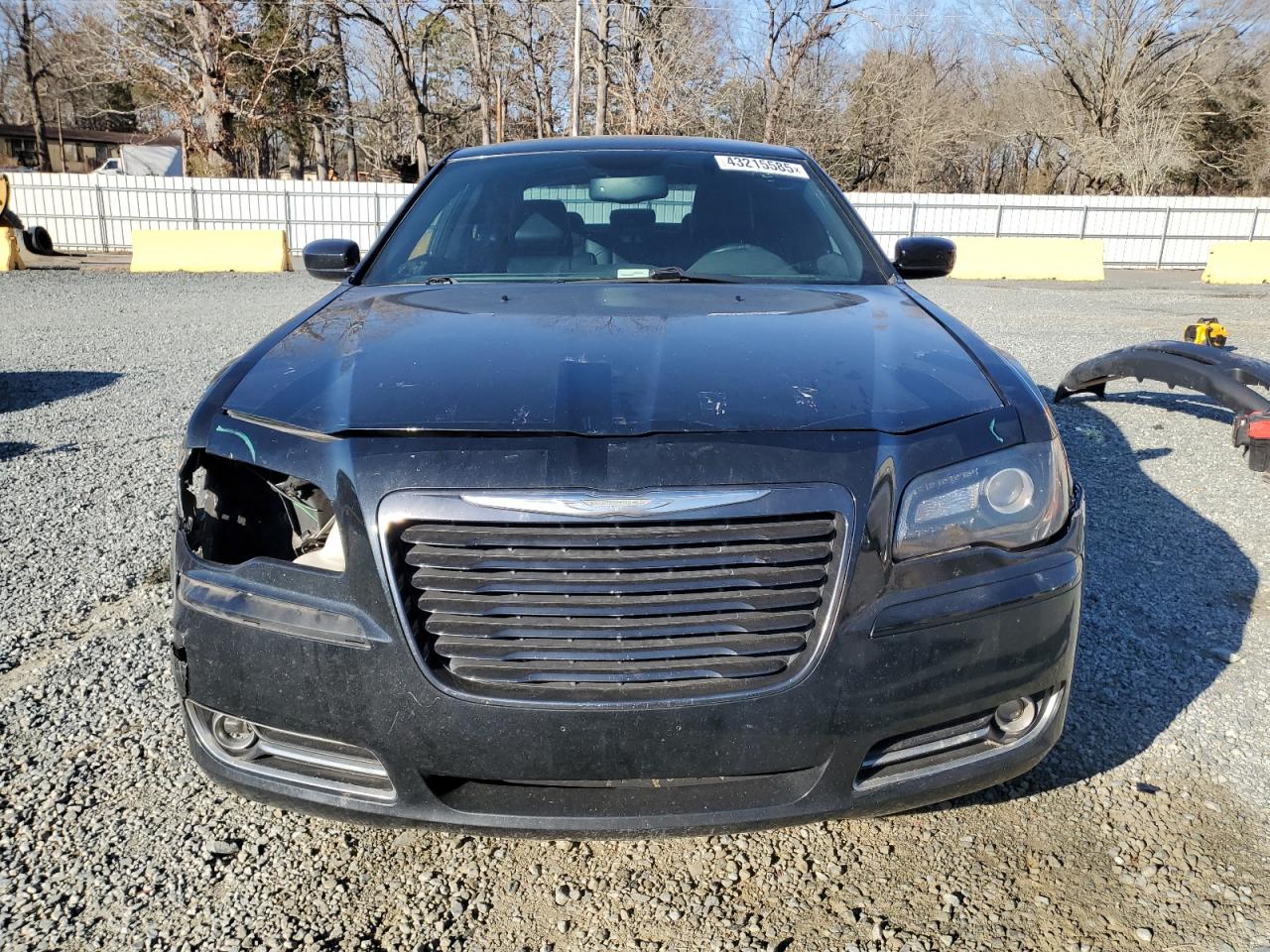 2014 Chrysler 300 - Image 5