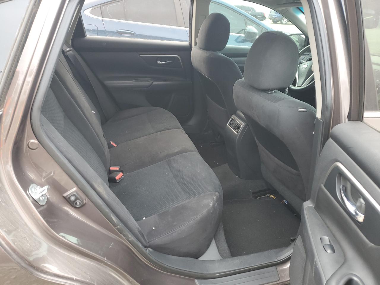 2015 Nissan Altima - Image 10
