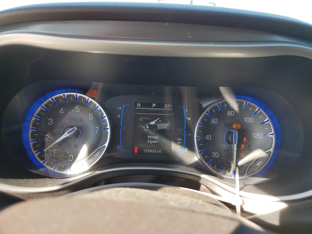 2017 Chrysler Pacifica - Image 9