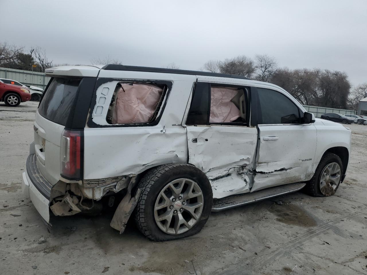 2019 GMC Yukon - Image 3
