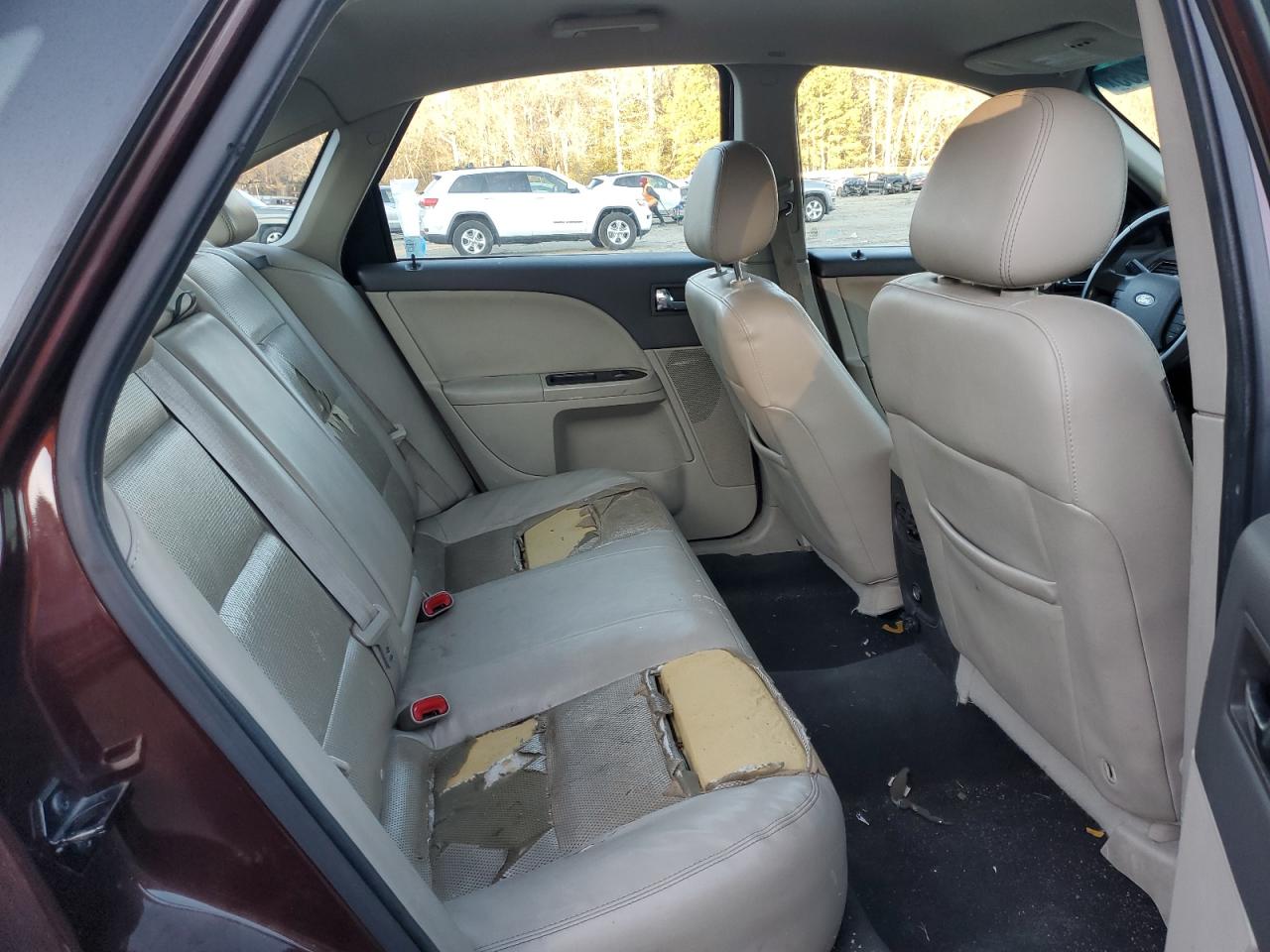 2009 Ford Taurus - Image 10