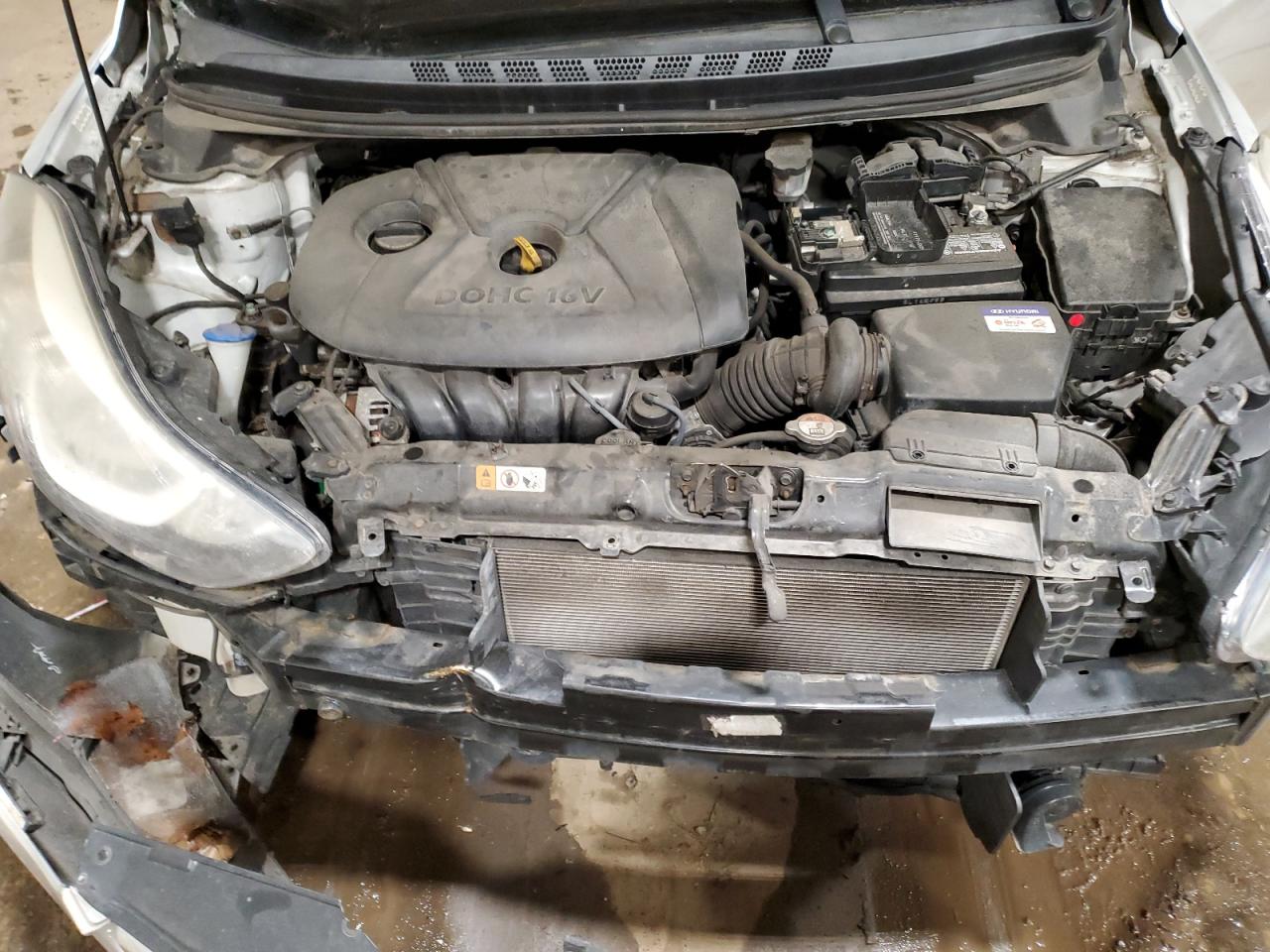2014 Hyundai Elantra - Image 11