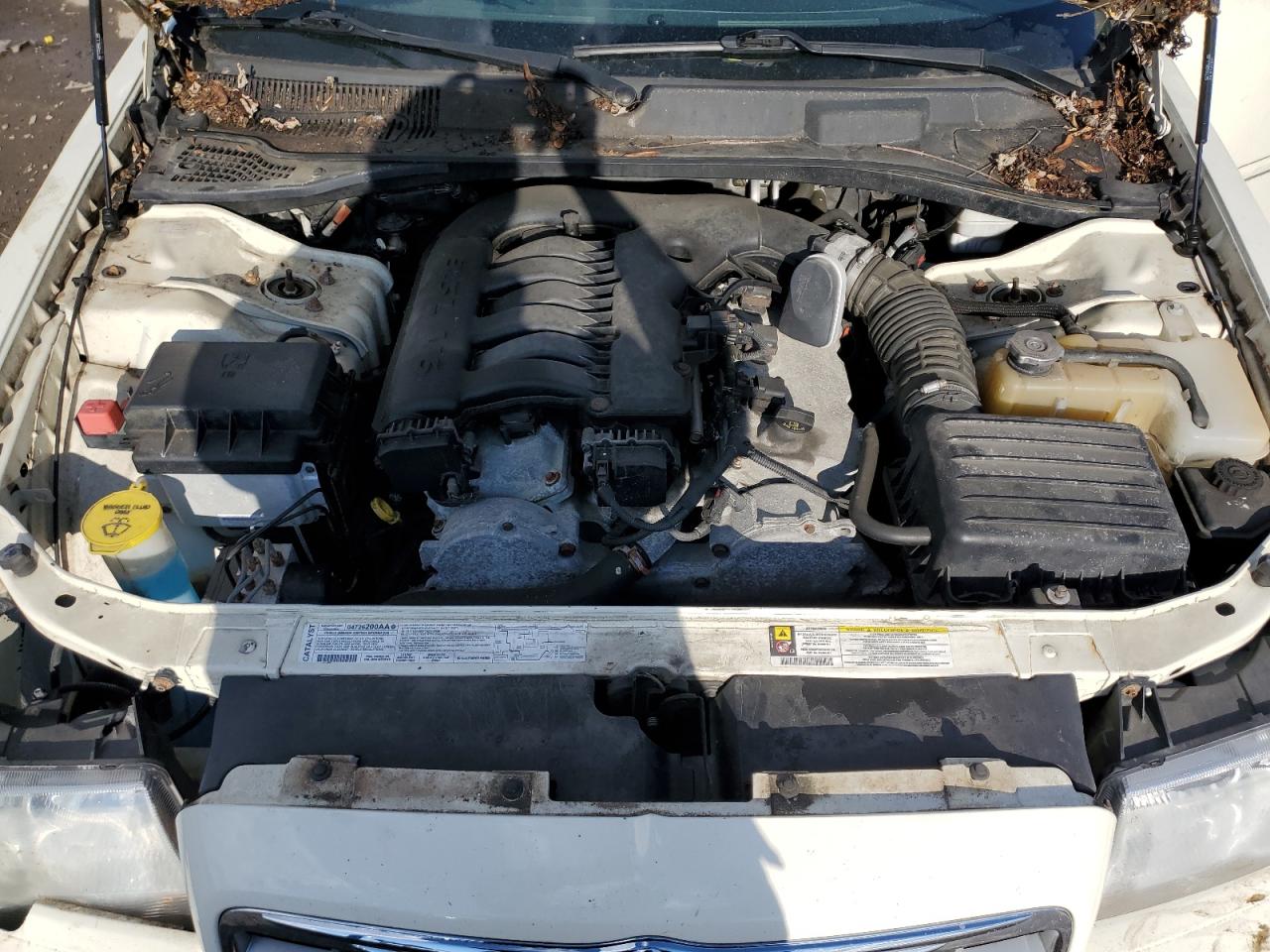 2005 Chrysler 300 - Image 13
