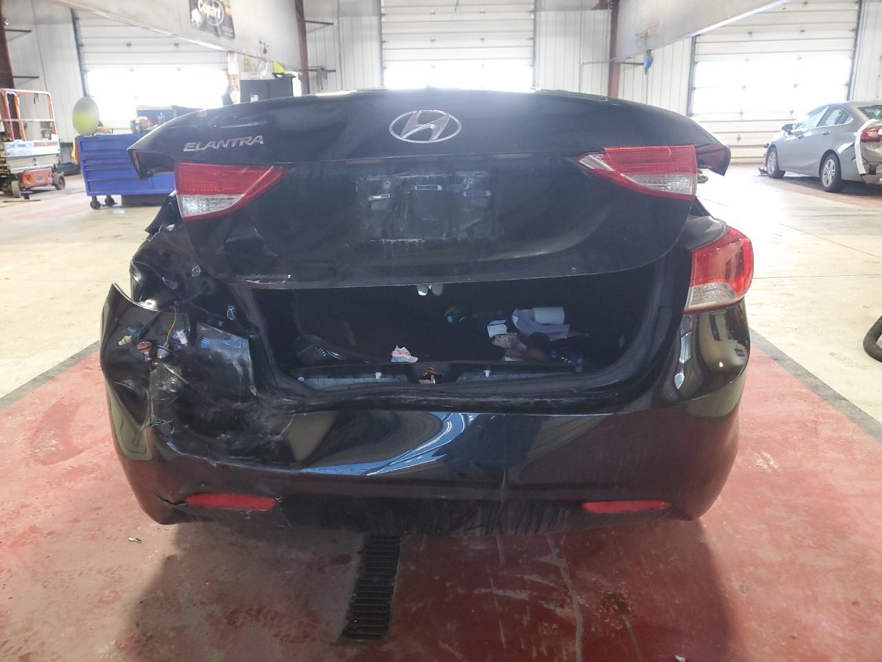 2013 Hyundai Elantra - Image 6