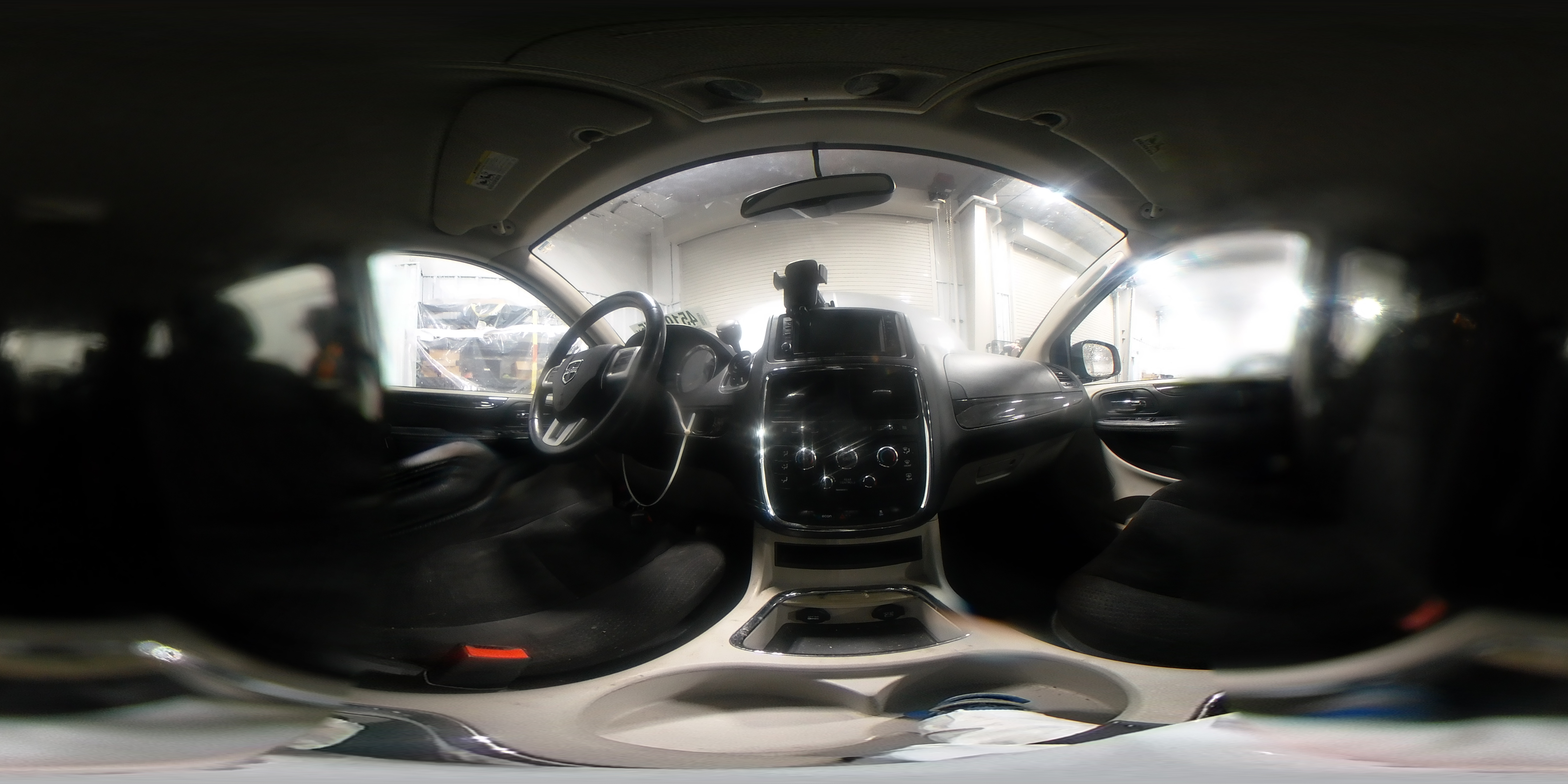 2014 Dodge Caravan - Image 16