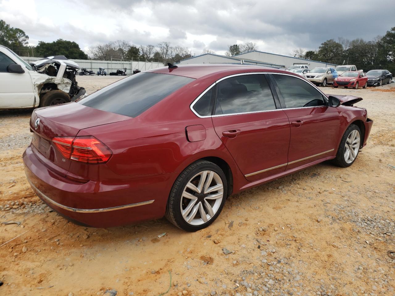 2016 Volkswagen Passat - Image 3