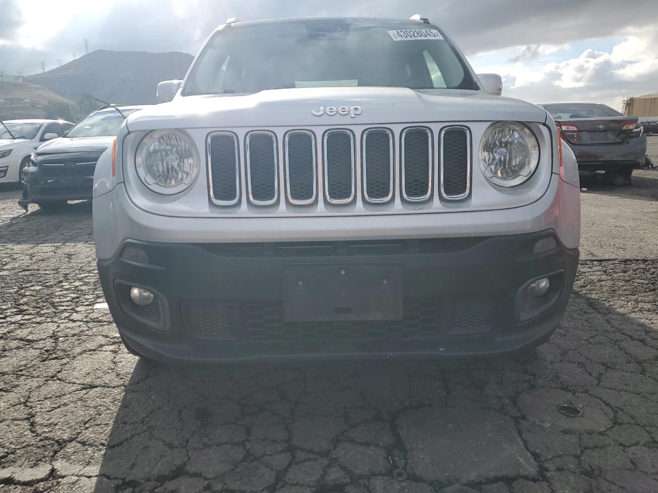 2015 Jeep Renegade - Image 5