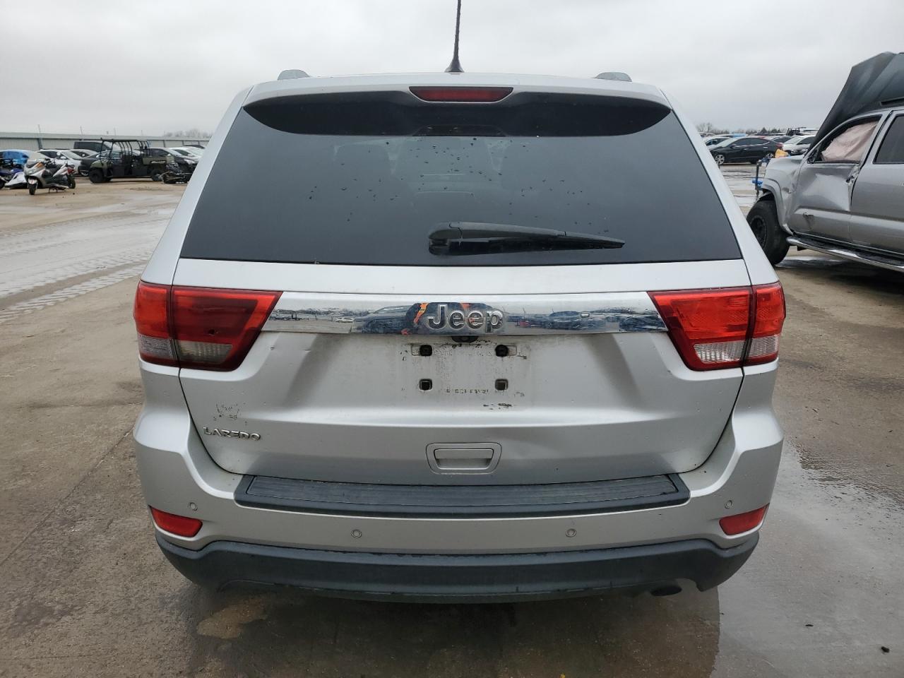 2011 Jeep Grand Cherokee - Image 6