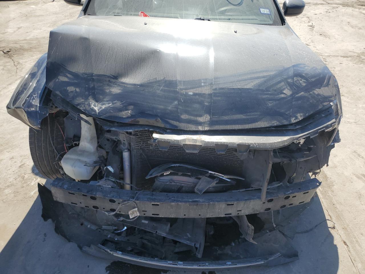 2016 Chrysler 300 - Image 12