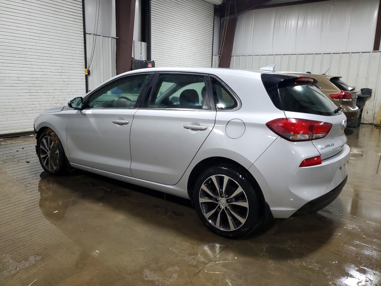 2018 Hyundai Elantra - Image 2