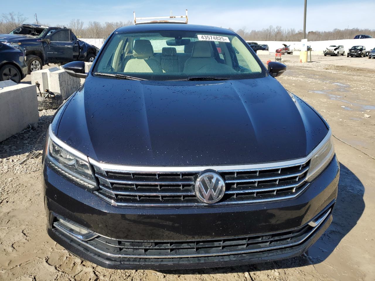 2018 Volkswagen Passat - Image 5