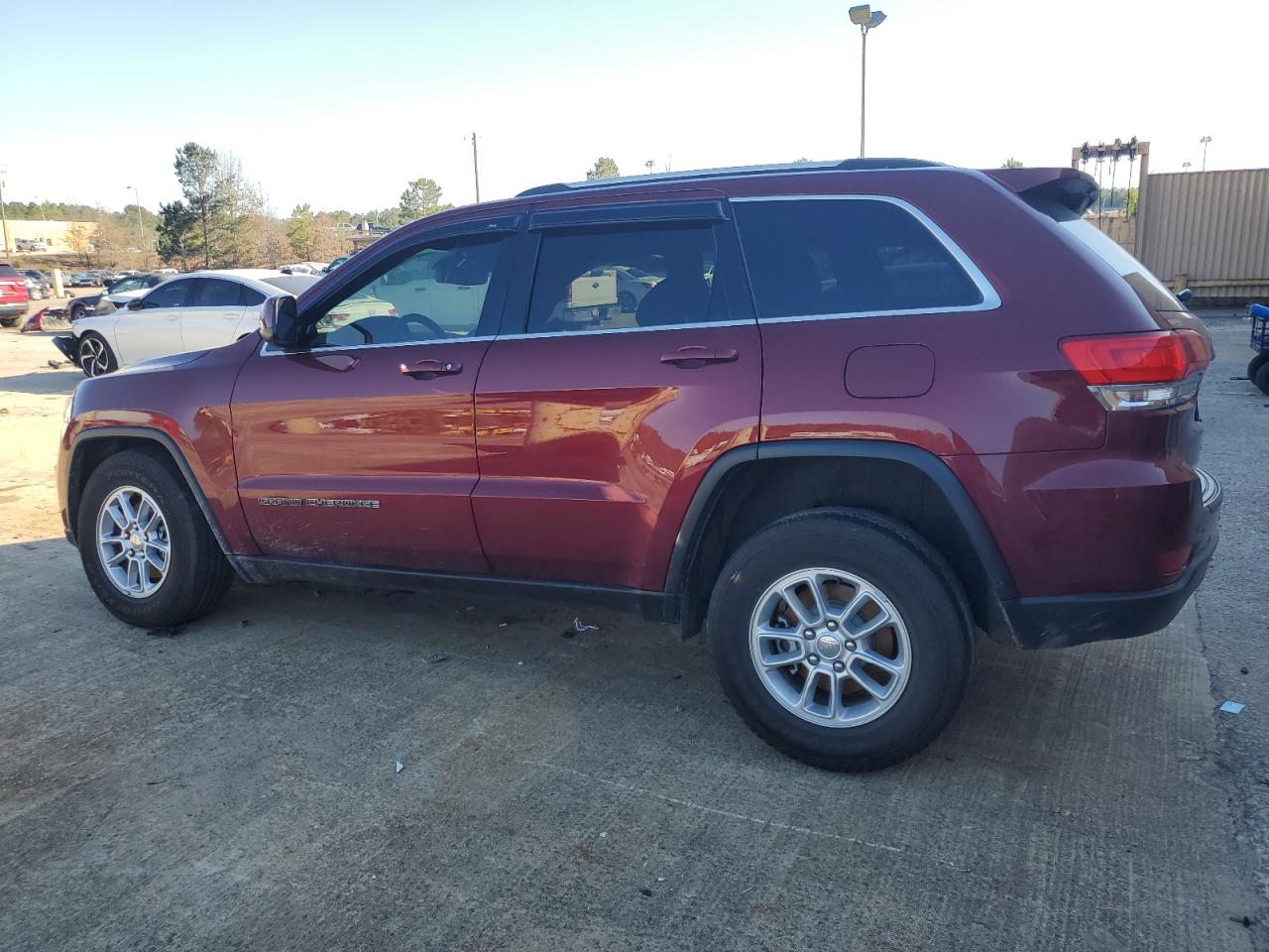 2018 Jeep Grand Cherokee - Image 2