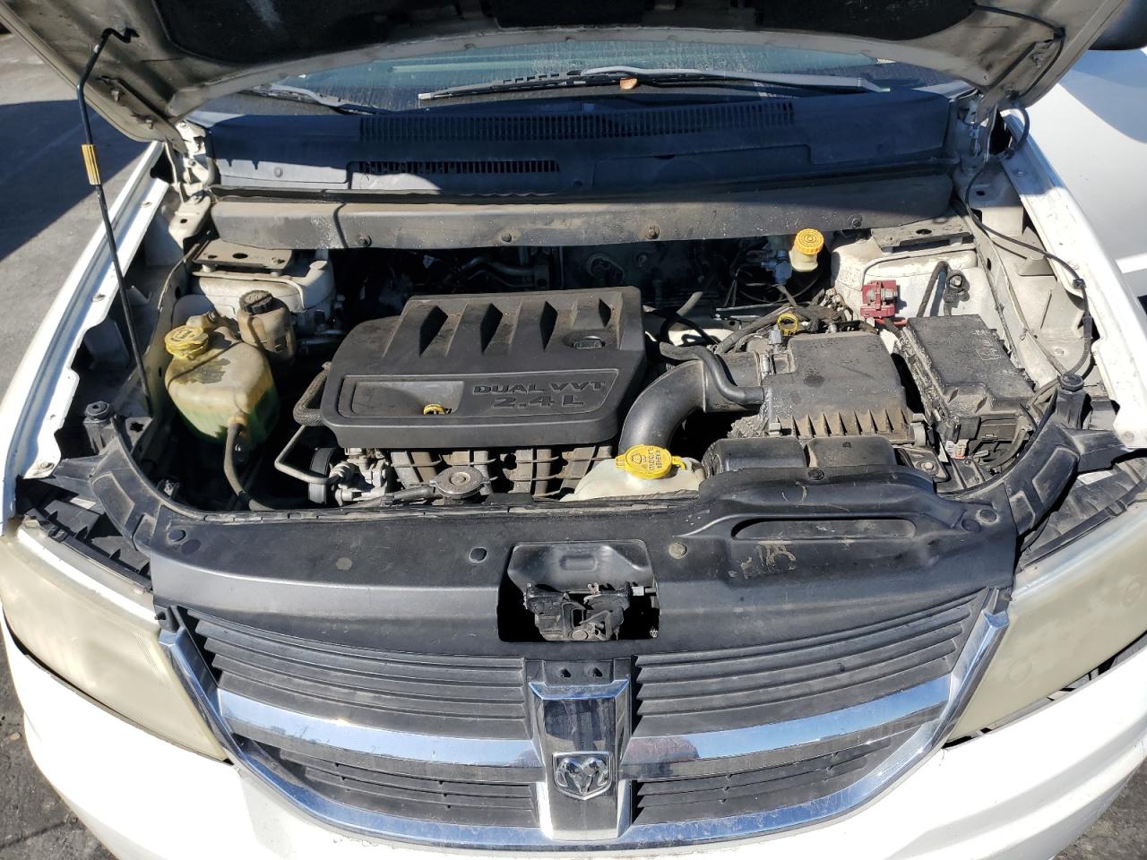 2010 Dodge Journey - Image 12