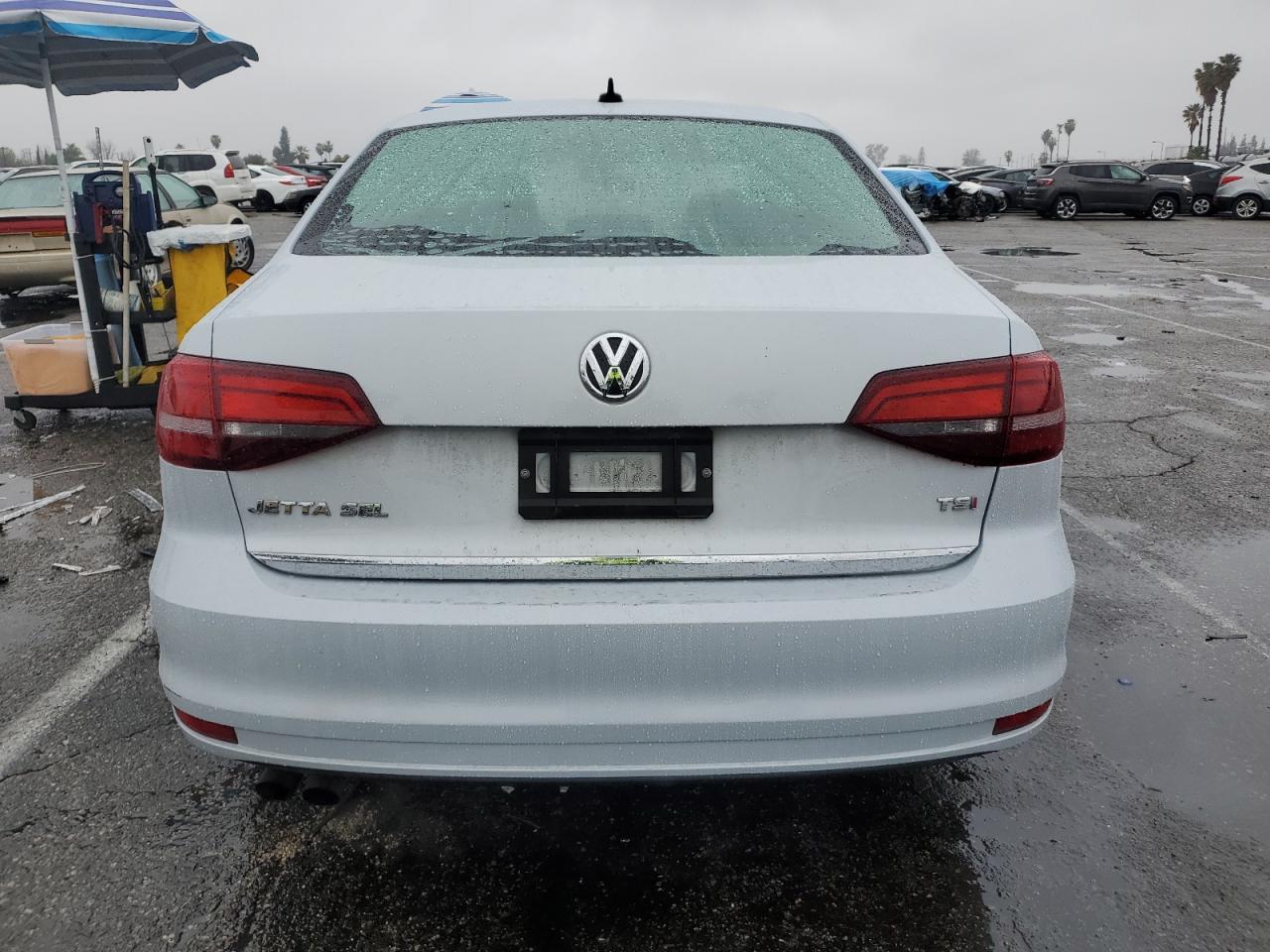 2017 Volkswagen Jetta - Image 6