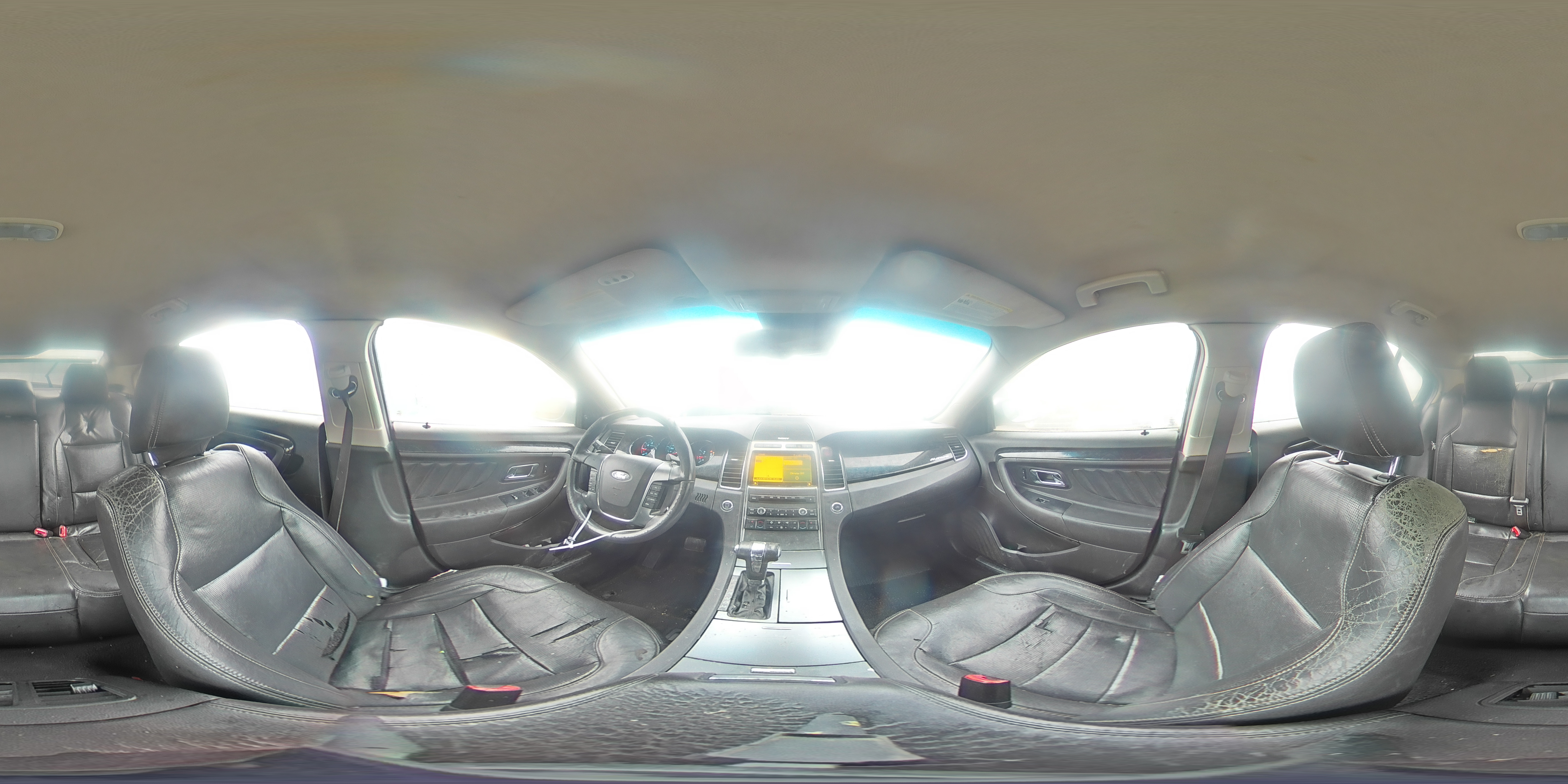 2010 Ford Taurus - Image 13