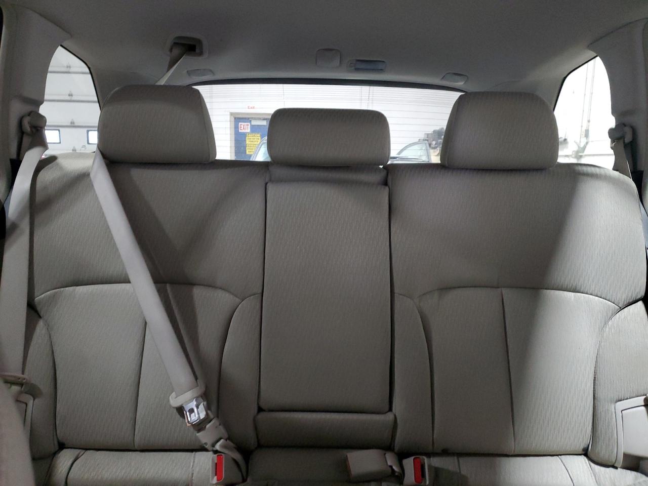2011 Subaru Outback - Image 10