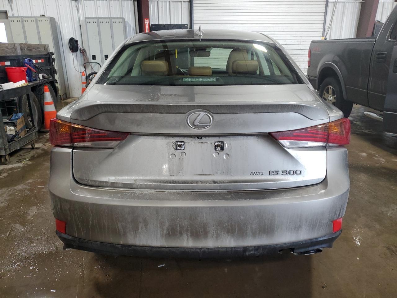 2017 Lexus IS - Image 6