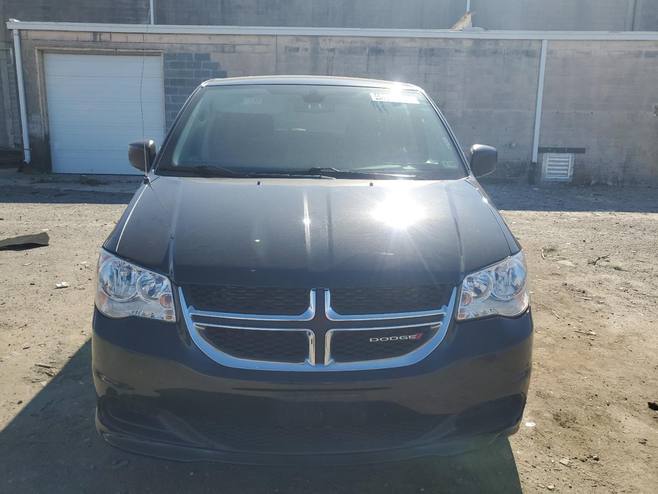 2019 Dodge Caravan - Image 5