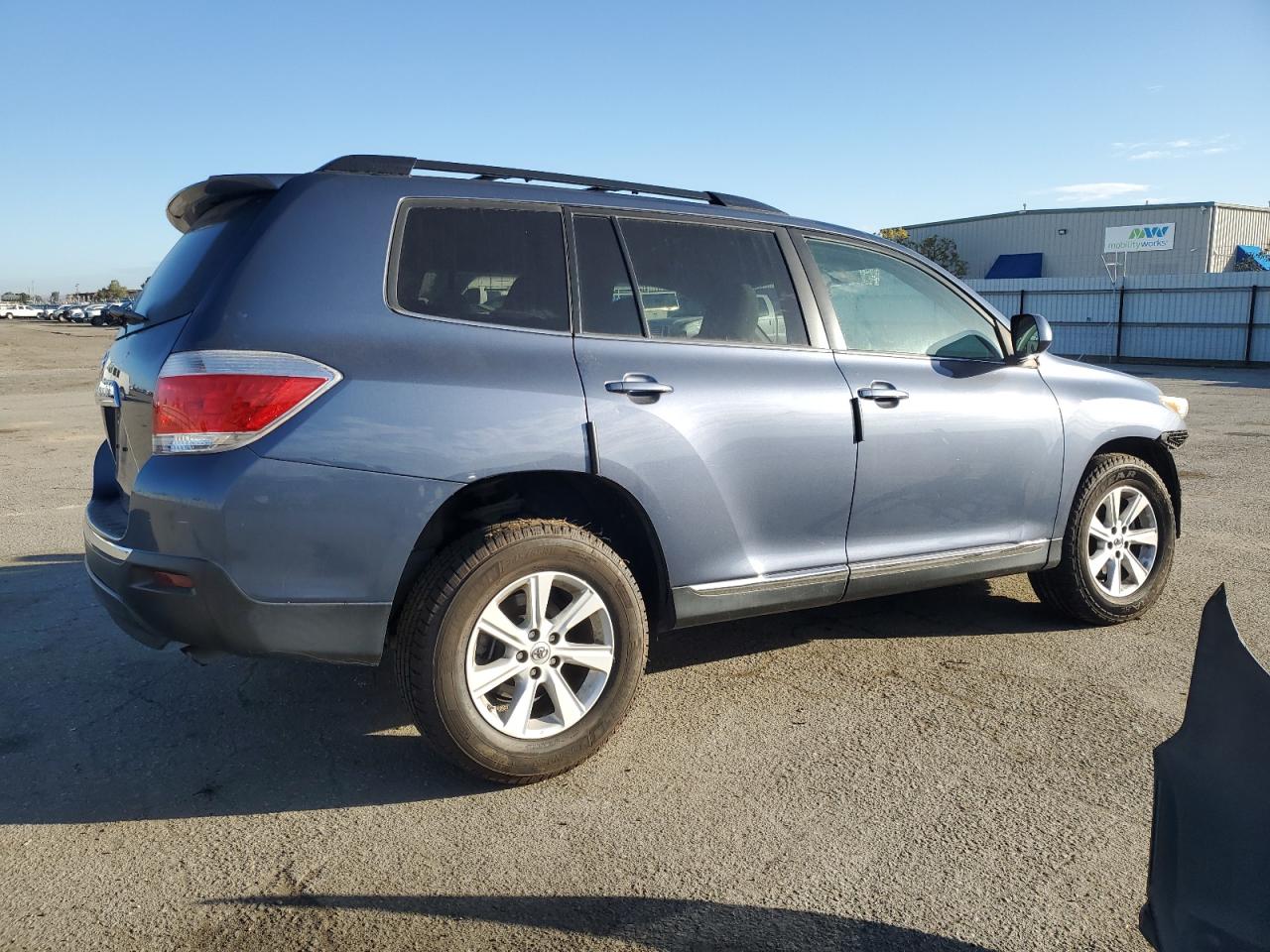2012 Toyota Highlander - Image 3