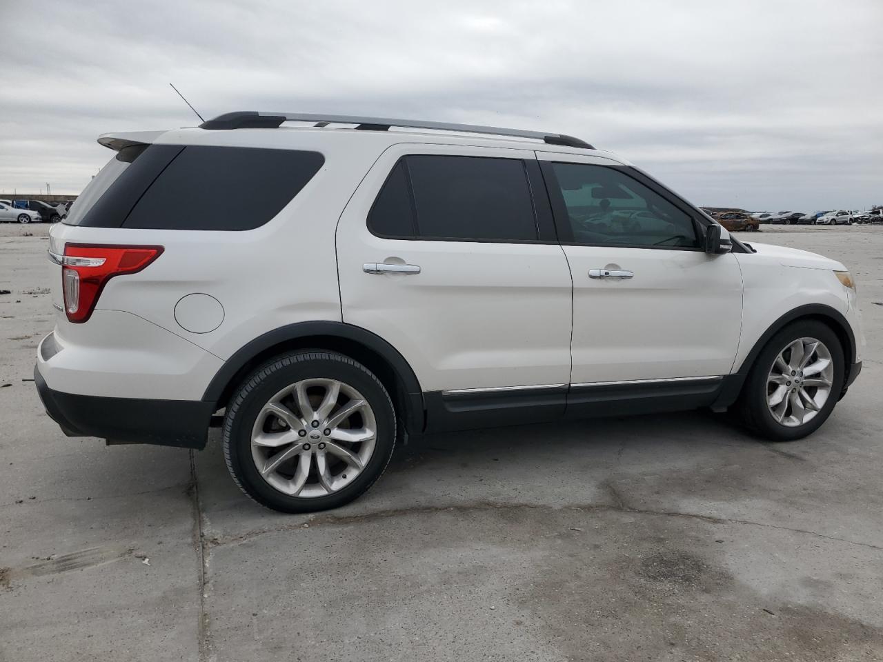 2014 Ford Explorer - Image 3