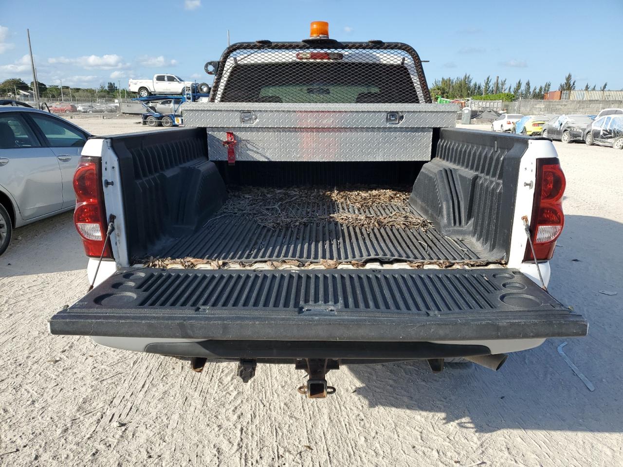 2003 Chevrolet Silverado - Image 6