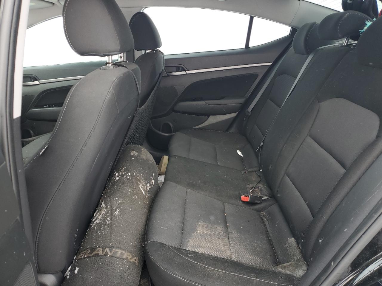 2018 Hyundai Elantra - Image 10