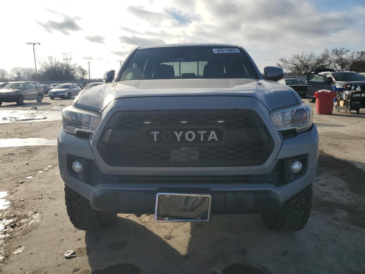 2019 Toyota Tacoma - Image 5
