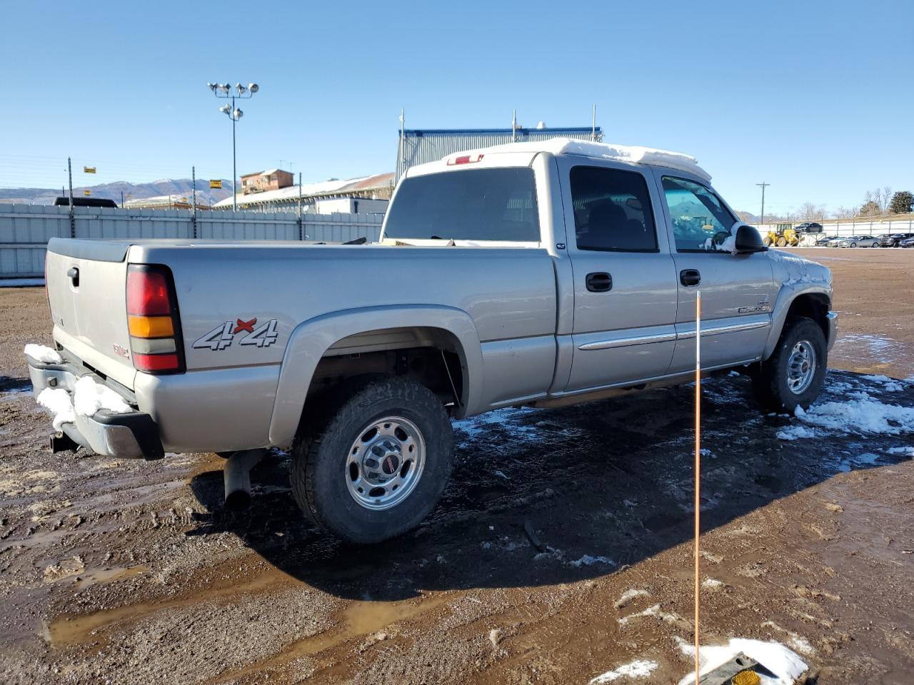 2004 GMC Sierra - Image 3