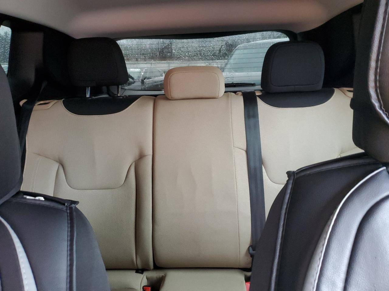 2015 Jeep Renegade - Image 10