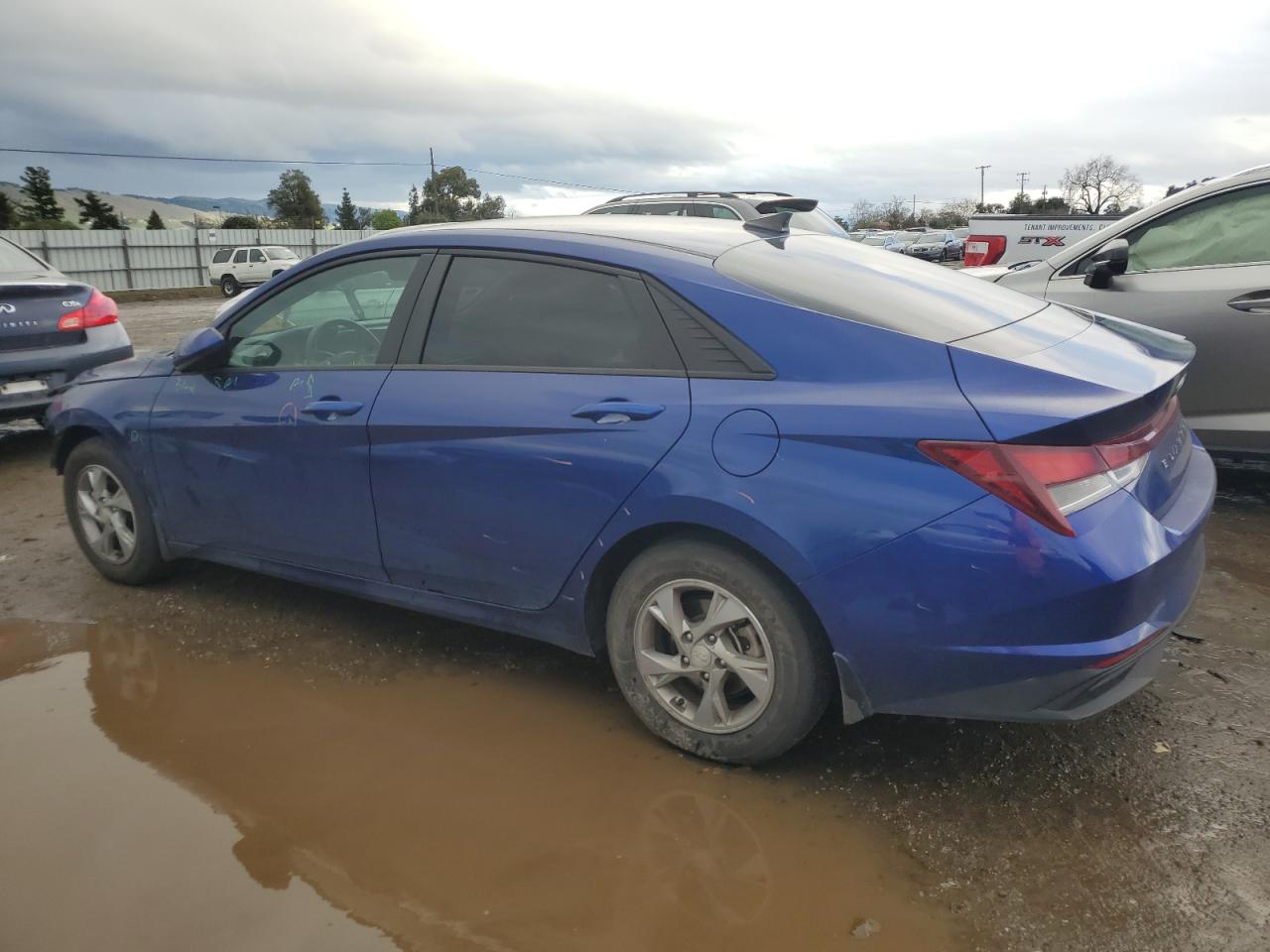 2023 Hyundai Elantra - Image 2