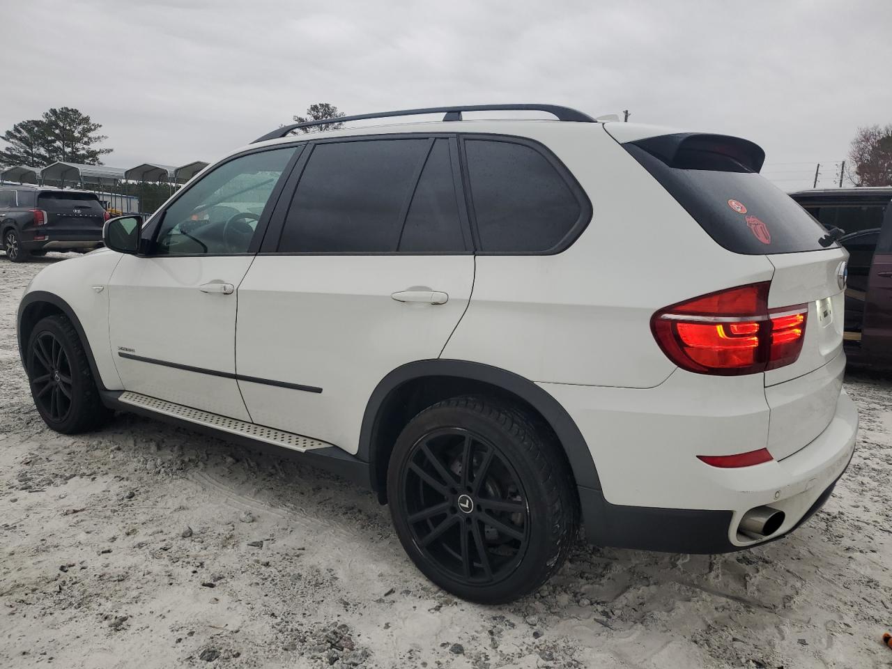 2011 BMW X5 - Image 2