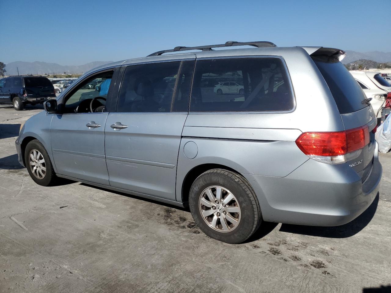 2009 Honda Odyssey - Image 2
