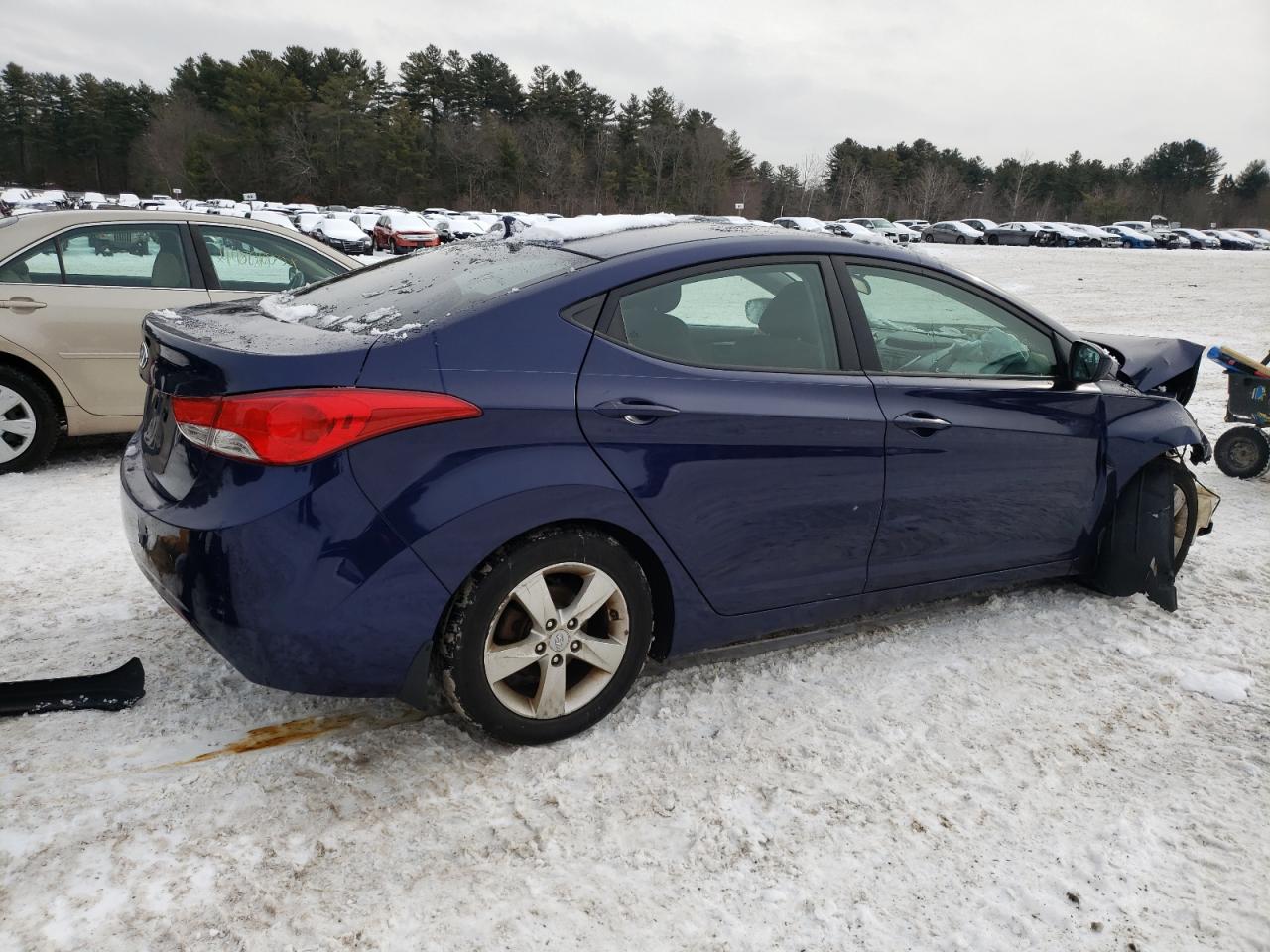 2012 Hyundai Elantra - Image 3