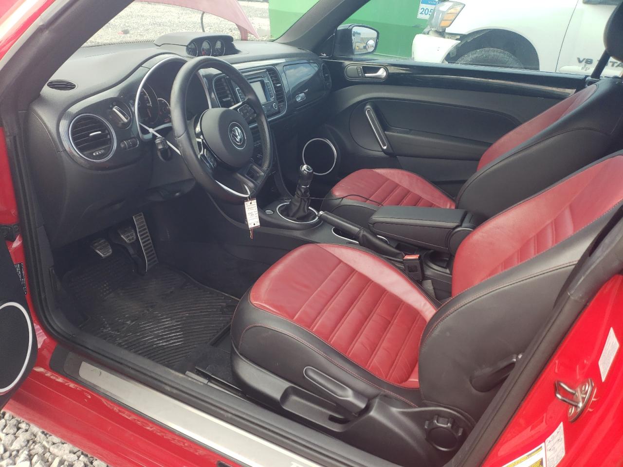 2013 Volkswagen Beetle - Image 7