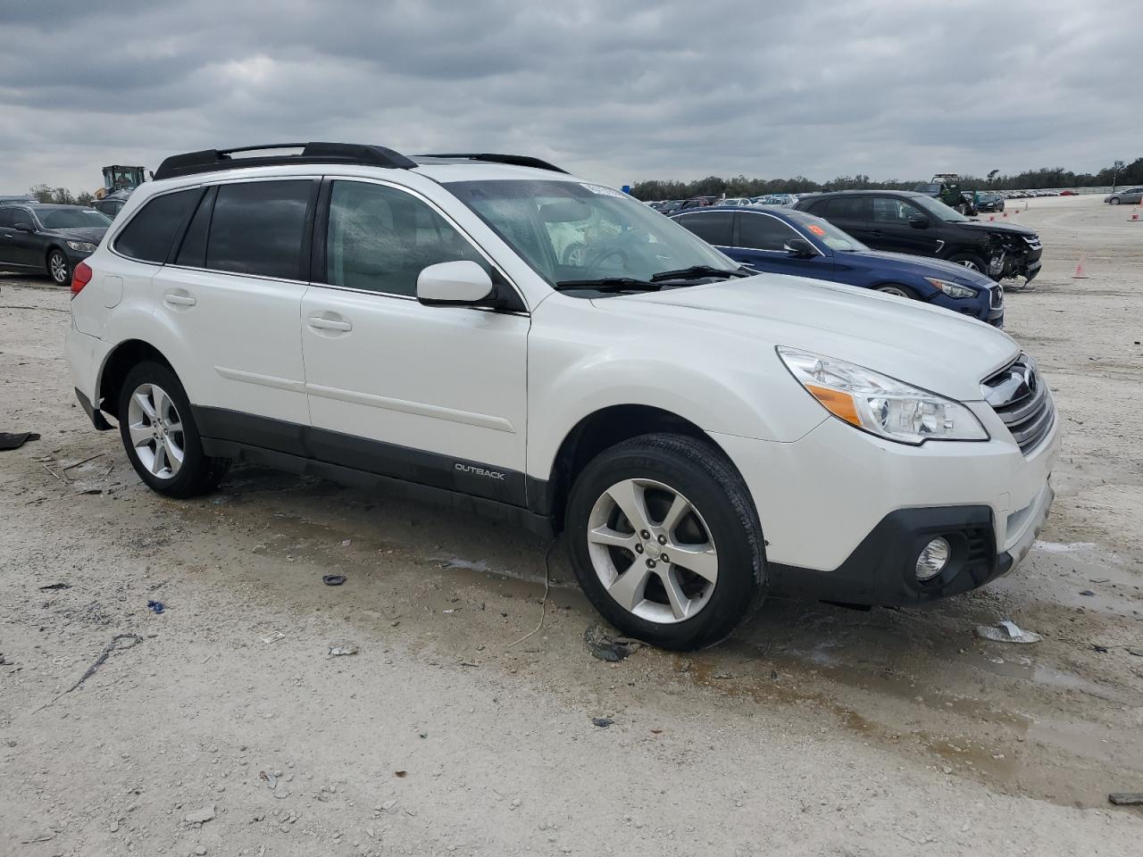 2014 Subaru Outback - Image 4