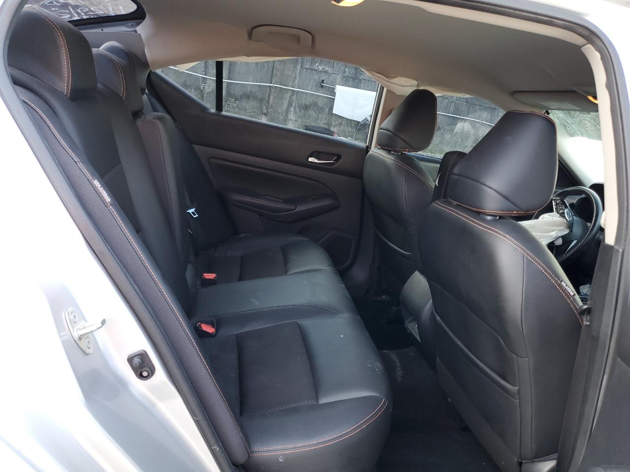 2019 Nissan Altima - Image 11