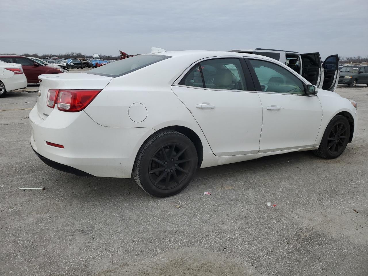 2016 Chevrolet Malibu - Image 3