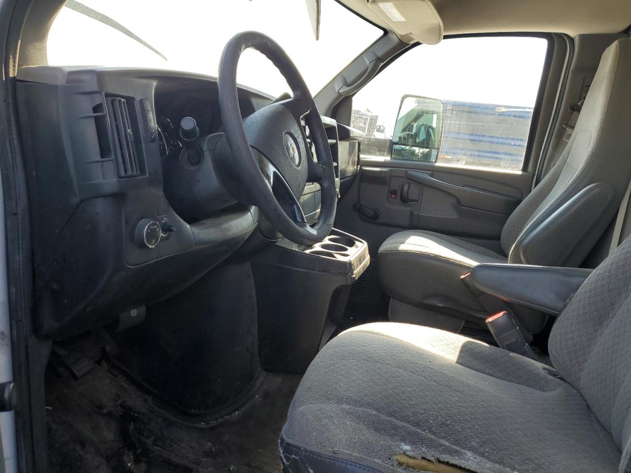 2012 Chevrolet Express - Image 7
