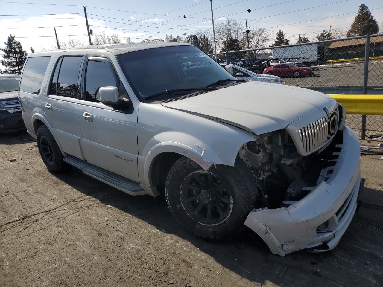 2005 Lincoln Navigator - Image 4