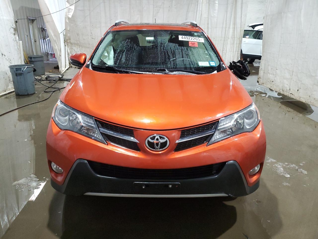 2015 Toyota RAV 4 - Image 5