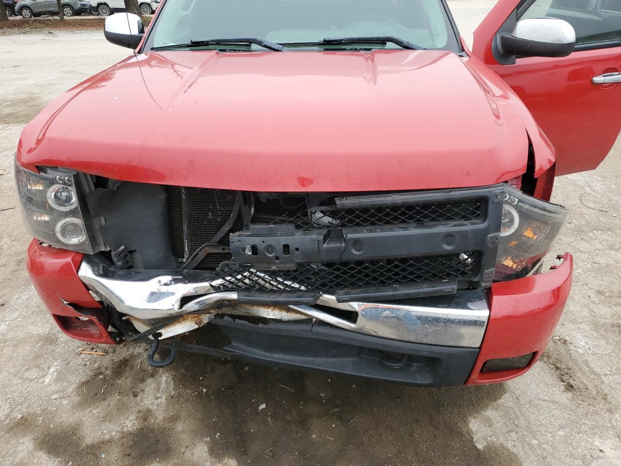 2009 Chevrolet Silverado - Image 11