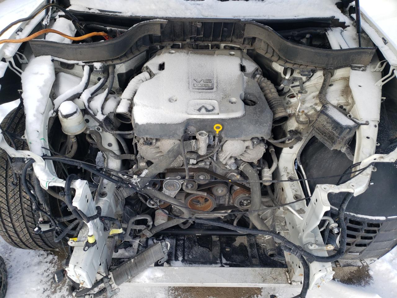 2017 Infiniti QX70 - Image 12