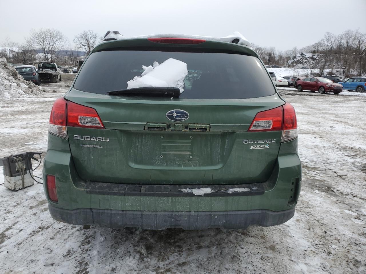 2010 Subaru Outback - Image 6