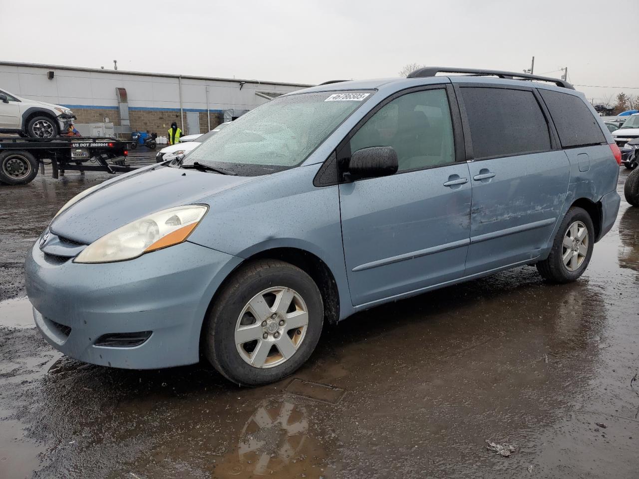 2010 Toyota Sienna - Image 1
