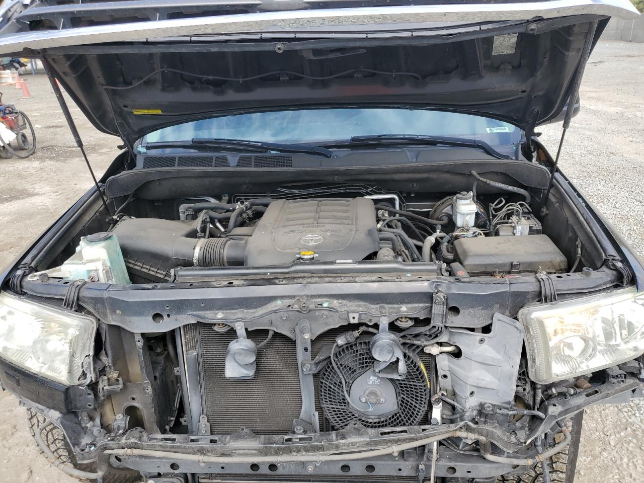 2016 Toyota Sequoia - Image 13