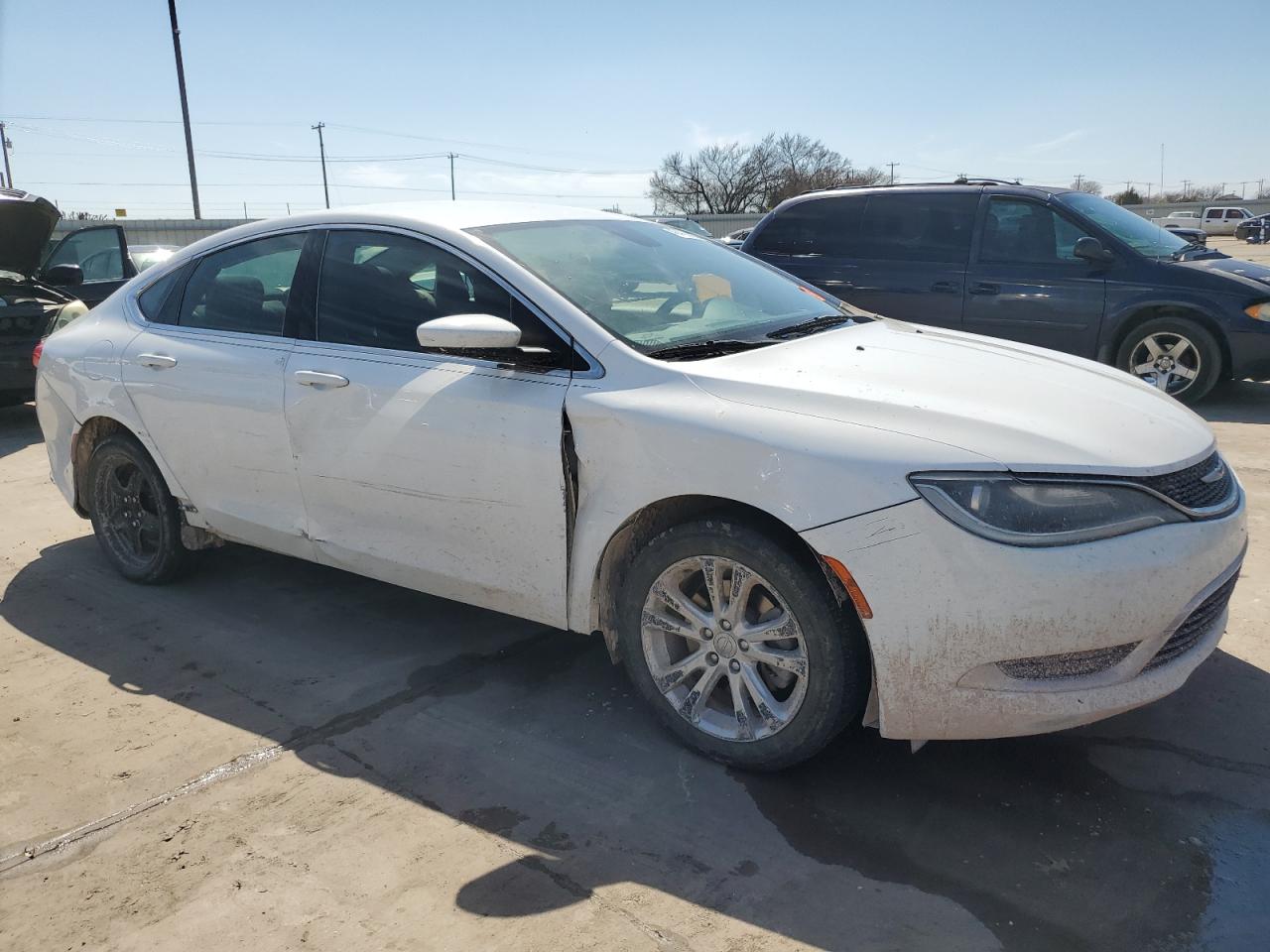 2016 Chrysler 200 - Image 4