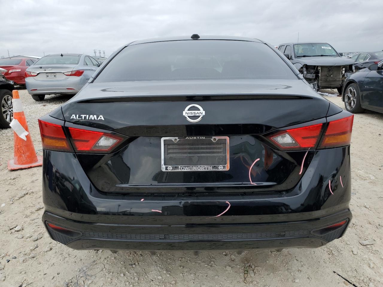 2020 Nissan Altima - Image 6