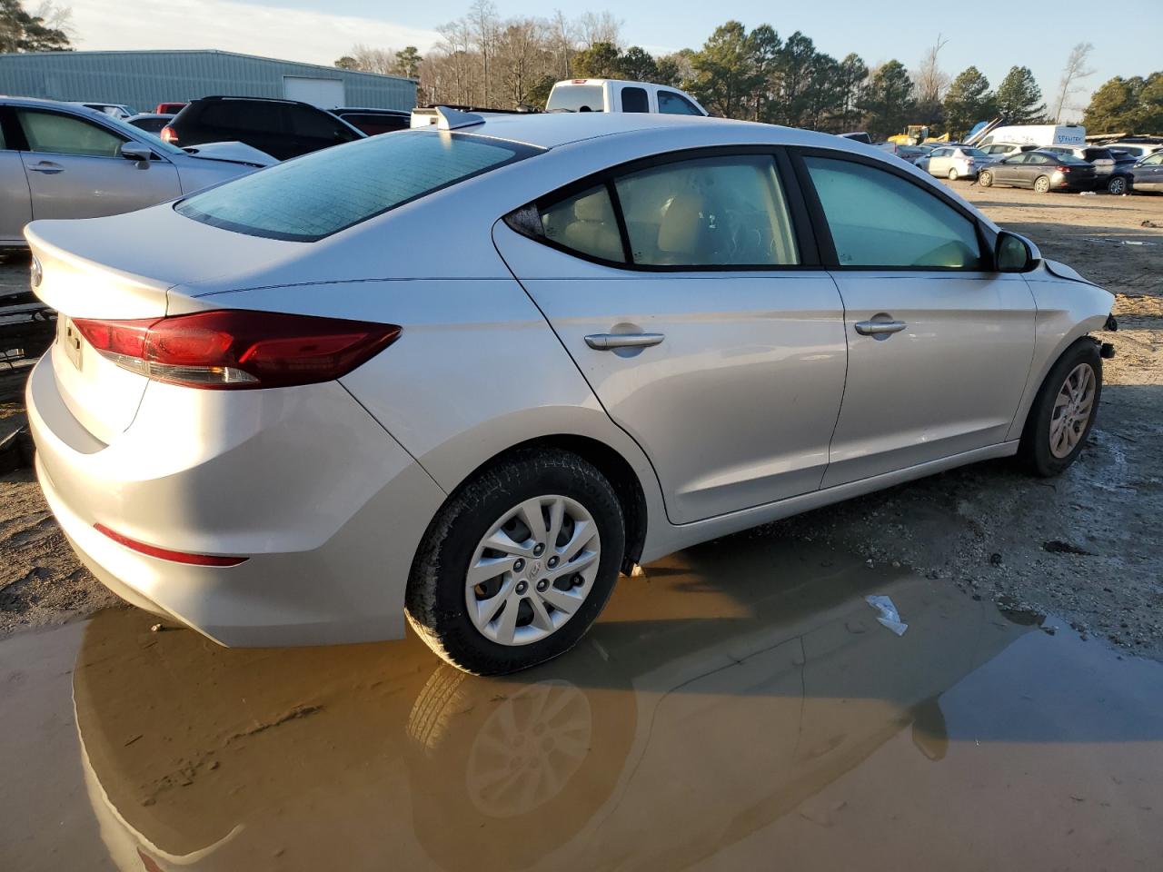 2017 Hyundai Elantra - Image 3