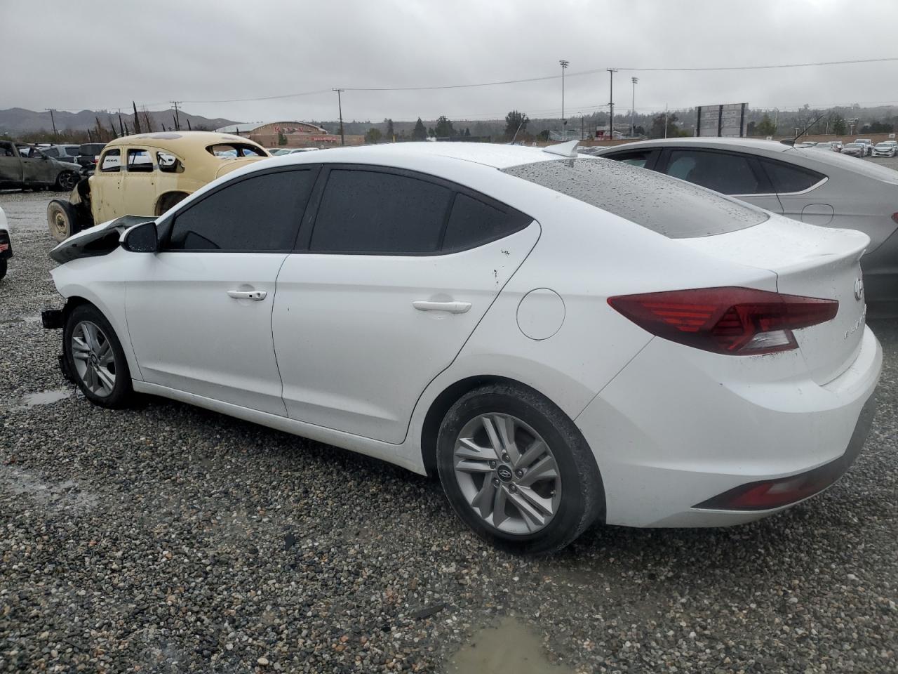 2020 Hyundai Elantra - Image 2